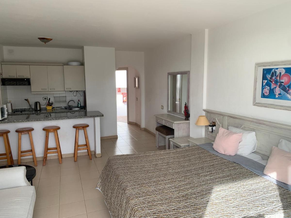 Ocean Breeze And Seaview Resort Адехе Екстериор снимка