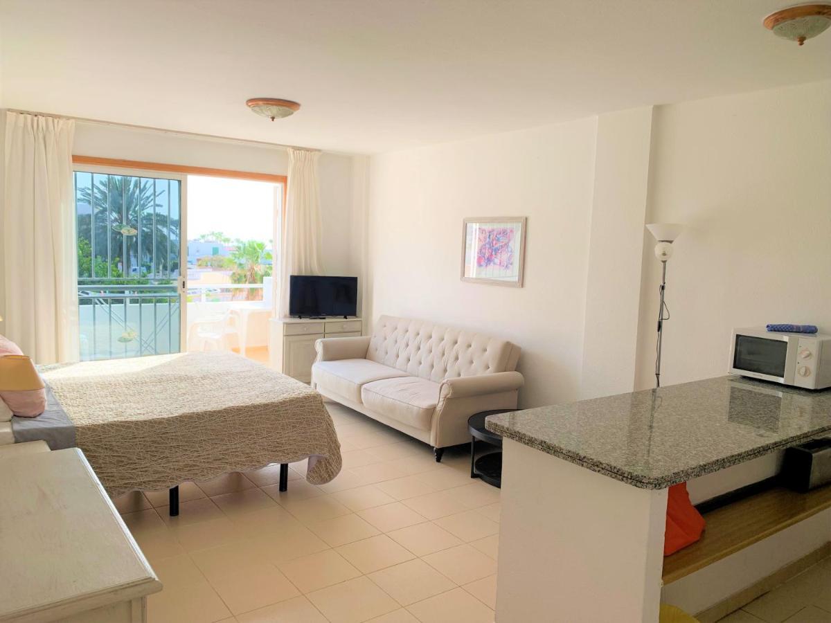 Ocean Breeze And Seaview Resort Адехе Екстериор снимка